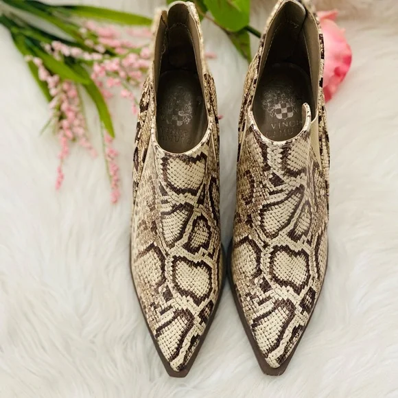 Vince Camuto Gradina Heeled Booties - Picture 3 of 7